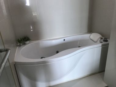 ปล่อยเช่า! Ivy Thonglor ในราคาเพียง 35,000บาท/เดือน 1 ห้องนอน 1 ห้องน้ำ 43ตรม. ห้องใหญ่อยู่สบาย ใกล้ BTS ทองหล่อ เฟอร์นิเจอร์ครบพร้อมเข้าอยู่ (P-00780)