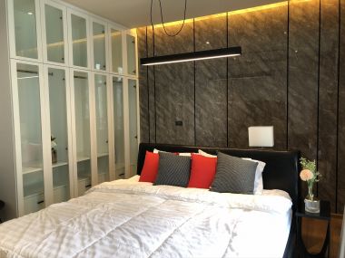 Expansive Studio for rent in PARK ORIGIN PHROMPHONG (Park Sukhumwit 24) by owner (agent wellcome)