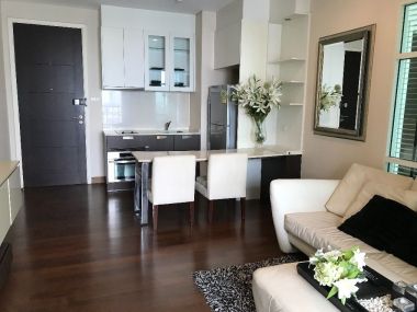 ** ขาย/เช่า ** Ivy Thonglor ขายเพียง 8,455,000บาท รวมค่าใช้จ่ายทุกอย่าง เช่าเพียง 35,000บาท/เดือน 1 ห้องนอน 1 ห้องน้ำ 42.85ตรม. ใกล้ BTS ทองหล่อ เฟอร์นิเจอร์ครบพร้อมเข้าอยู่ (P-00783)
