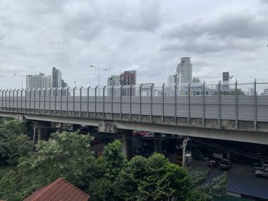 ราคาพิเศษ The Base Park West ให้เช่า ในราคาเพียง 9,000บาท/เดือน 1 ห้องนอน 25ตรม ใกล้ BTS พระโขนง เฟอร์นิเจอร์ครบพร้อมเข้าอยู่