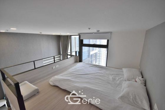 For rent Chewathai residence asoke 1bed Duplex 1bath on 19fl 34 SQM Priec 18,000 