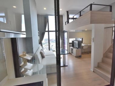 For rent Chewathai residence asoke 1bed Duplex 1bath on 19fl 34 SQM Priec 18,000