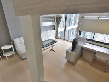 For rent Chewathai residence asoke 1bed Duplex 1bath on 19fl 34 SQM Priec 18,000