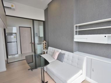 For rent Chewathai residence asoke 1bed Duplex 1bath on 19fl 34 SQM Priec 18,000