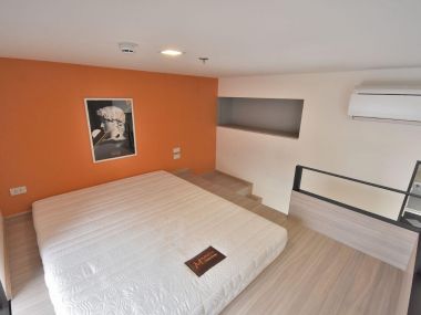 For rent Chewathai residence asoke 1bed Duplex 1bath on 18 fl 34 SQM Priec 18,000