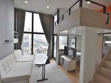 For rent Chewathai residence asoke 1bed Duplex 1bath on 18 fl 34 SQM Priec 18,000