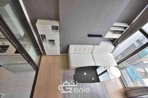 For rent Chewathai residence asoke 1bed Duplex 1bath on 18 fl 34 SQM Priec 18,000 