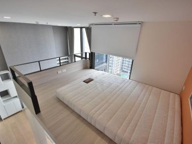 For rent Chewathai residence asoke 1bed Duplex 1bath on 18 fl 34 SQM Priec 18,000