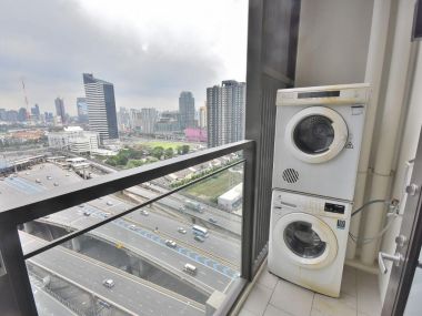 For rent Chewathai residence asoke 1bed Duplex 1bath on 18 fl 34 SQM Priec 18,000