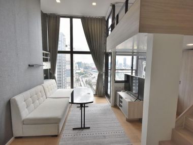 For rent Chewathai residence asoke 1bed Duplex 1bath on 18 fl 34 SQM Priec 18,000