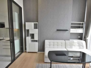 For rent Chewathai residence asoke 1bed Duplex 1bath on 18 fl 34 SQM Priec 18,000