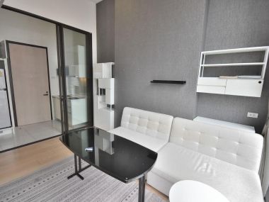 For rent Chewathai residence asoke 1bed Duplex 1bath on 18 fl 34 SQM Priec 18,000