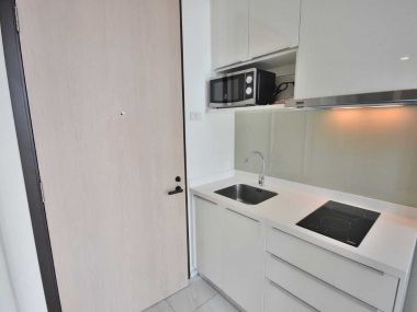 For rent Chewathai residence asoke 1bed Duplex 1bath on 18 fl 34 SQM Priec 18,000