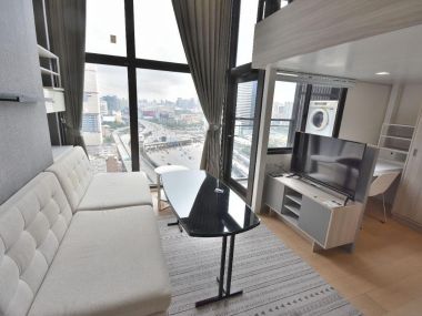 For rent Chewathai residence asoke 1bed Duplex 1bath on 18 fl 34 SQM Priec 18,000