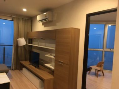 For rent at Sky Walk 1 Bedroom 1 Bathroom 33,000THB/month Fully furnished (can negotiate)