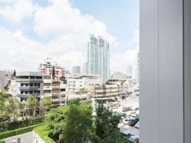 For rent at PARK 24 2 Bedroom 2 Bathroom 45,000THB/month 60 sqm. Fully furnished