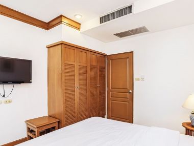 For rent at Grand Langsuan 2 Bedroom 2 Bathroom 50,000/month Fully furnished