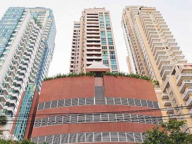 For rent at Grand Langsuan 2 Bedroom 2 Bathroom 50,000/month Fully furnished