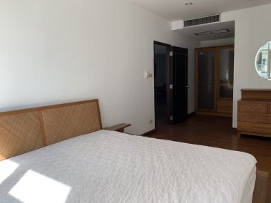 For rent at Grand Langsuan 3 Bedroom 2 Bathroom 70,000/month Fully furnished