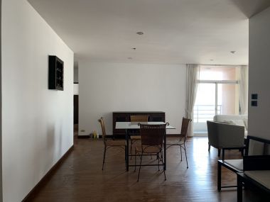 For rent at Grand Langsuan 3 Bedroom 2 Bathroom 70,000/month Fully furnished