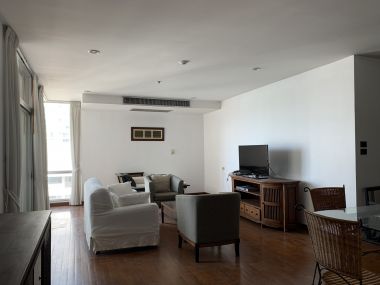 For rent at Grand Langsuan 3 Bedroom 2 Bathroom 70,000/month Fully furnished