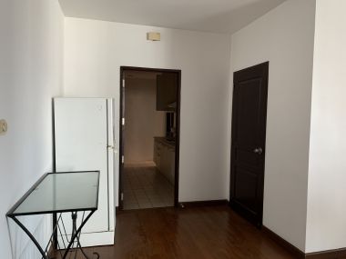 For rent at Grand Langsuan 3 Bedroom 2 Bathroom 70,000/month Fully furnished