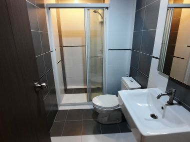 ** Super Deal! ** For sale with tenant 5.5M Transfer50/50 The Base Sukhumvit 77 2 Bedroom 2 bathroom Fully furnished (P-00151)