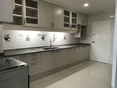ปล่อยเช่า! 55 Tower ในราคาพิเศษ เพียง 65,000 บาท/เดือน 3 ห้องนอน 3 ห้องน้ำ 1 ห้องแม่บ้าน 260ตรม. ห้องใหญ่อยู่สบาย ใกล้ BTS ทองหล่อ เฟอร์นิเจอร์ครบพร้อมเข้าอยู่ PROP000147