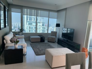 For rent at Q Langsuan 3 Bedroom 3 Bathroom 135,000THB/month Fully furnished