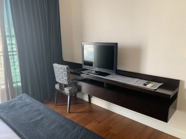 For rent at Q Langsuan 3 Bedroom 3 Bathroom 135,000THB/month Fully furnished