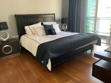 For rent at Q Langsuan 3 Bedroom 3 Bathroom 135,000THB/month Fully furnished