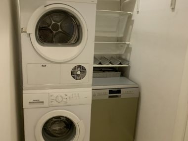 For rent at Q Langsuan 3 Bedroom 3 Bathroom 135,000THB/month Fully furnished