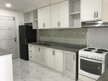 ปล่อยเช่า! 55 Tower ในราคาพิเศษ เพียง 55,0000บาท/เดือน 2 ห้องนอน 2 ห้องน้ำ 160ตรม. ห้องใหญ่อยู่สบาย ใกล้ BTS ทองหล่อ เฟอร์นิเจอร์ครบพร้อมเข้าอยู่ PROP000148