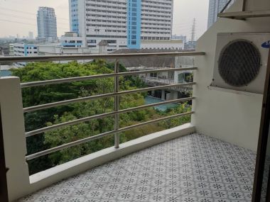 ขาย (FOR SALE)หรือเช่า  ถูกสุดๆคุ้มค่า   ฟล่อรา วิลล์คอนโด พัฒนาการ 51
