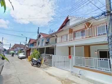 ขาย ทาวน์เฮาส์ 2 ชั้น ฟรีโอน กู้ได้เต็ม รีโนเวทแล้ว