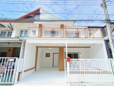 ขาย ทาวน์เฮาส์ 2 ชั้น ฟรีโอน กู้ได้เต็ม รีโนเวทแล้ว