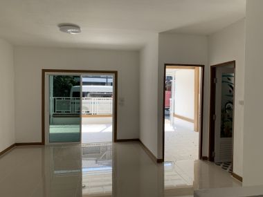 ขาย ทาวน์เฮาส์ 2 ชั้น ฟรีโอน กู้ได้เต็ม รีโนเวทแล้ว
