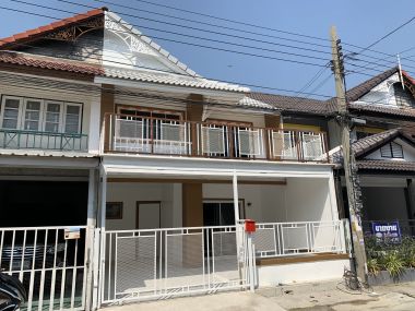ขาย ทาวน์เฮาส์ 2 ชั้น ฟรีโอน กู้ได้เต็ม รีโนเวทแล้ว