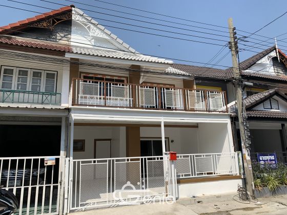 2 storey townhouse for sale, free transfer, full loan, renovated