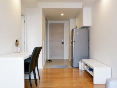 FOR RENT!! Condolette Light Convent condo 42.44 sq.m 5FL Fully furnish