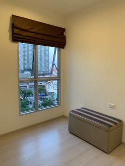 For Sale! at Aspire Sathorn-Taksin Type 1 Bedroom 1 Bathroom 46 sqm. Floor 8 conner room Price 3,400,000 THB Fully furnished