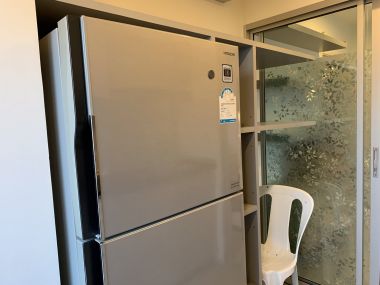 ขาย Aspire Sathorn-Taksin ห้องมุม ราคาดี เพียง 3,400,000 บาท รวมค่าใช้จ่ายทุกอย่าง 1 ห้องนอน 1 ห้องน้ำ 46 ตรม. ห้องมุม ใกล้ BTS พระโขนง เฟอร์นิเจอร์ครบพร้อมเข้าอยู่