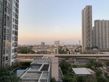 ขาย Aspire Sathorn-Taksin ห้องมุม ราคาดี เพียง 3,400,000 บาท รวมค่าใช้จ่ายทุกอย่าง 1 ห้องนอน 1 ห้องน้ำ 46 ตรม. ห้องมุม ใกล้ BTS พระโขนง เฟอร์นิเจอร์ครบพร้อมเข้าอยู่