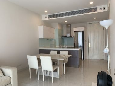 For rent at Q Langsuan 3 Bedroom 3 Bathroom 135, 000THB/month Fully furnishe