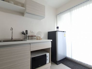 THE EXCEL HIDEAWAY BTS Baring700m. fully furnished