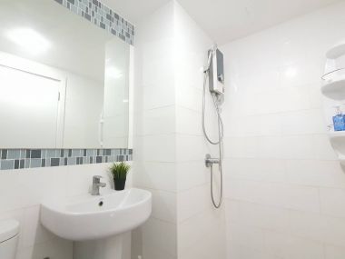 THE EXCEL HIDEAWAY BTS Baring700m. fully furnished
