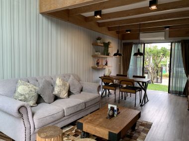 ทาวน์เฮ้าส์หลังมุมไตล์โมเดิร์นพร้อมสวนหลังบ้านส่วนตัว โครงการ Eco Space Bangna