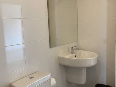 ทาวน์เฮ้าส์หลังมุมไตล์โมเดิร์นพร้อมสวนหลังบ้านส่วนตัว โครงการ Eco Space Bangna