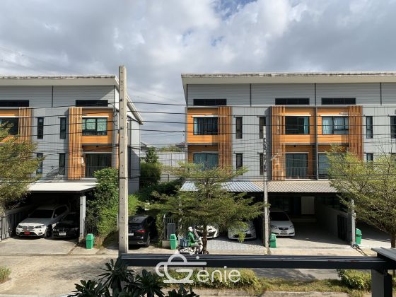 Corner Modern style Townhome in Eco Space Bangna