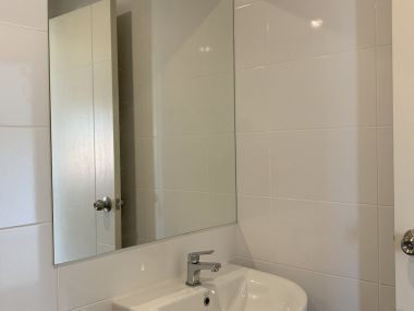 ทาวน์เฮ้าส์หลังมุมไตล์โมเดิร์นพร้อมสวนหลังบ้านส่วนตัว โครงการ Eco Space Bangna